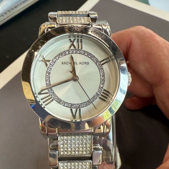 Michael Kors Tiffany Silver Watch Women 34mm MK-3685 bling crystal new battery - Picture 6 of 10